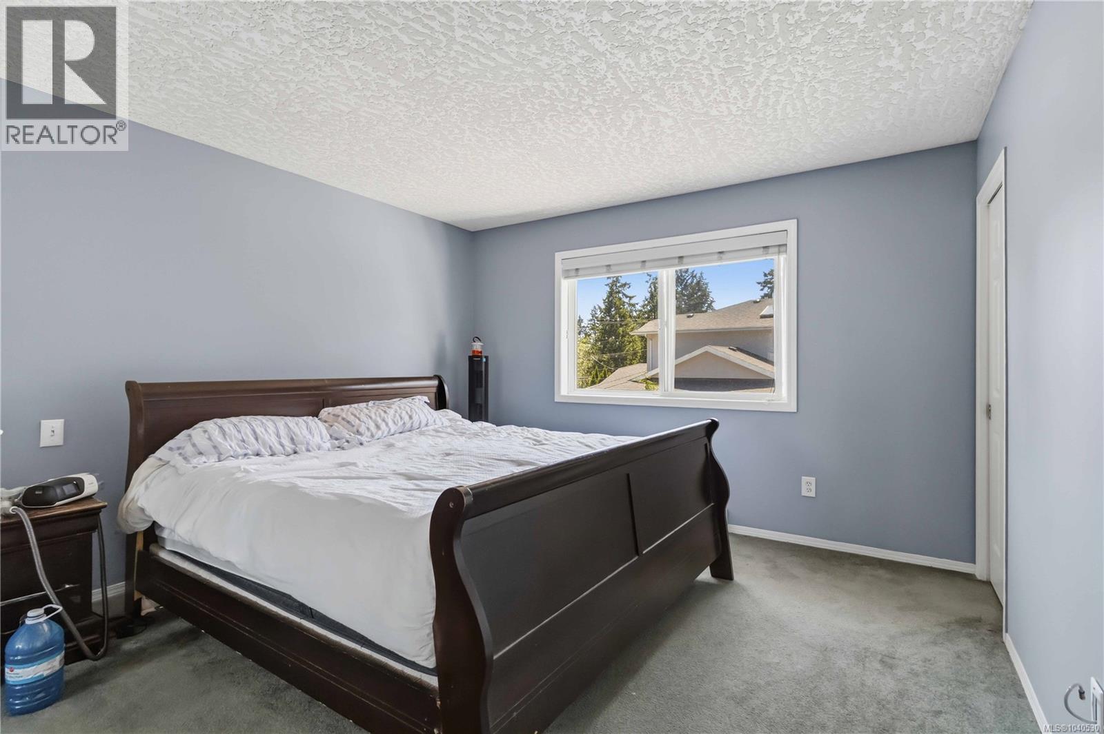 2594 Buckler Ave - Image 20