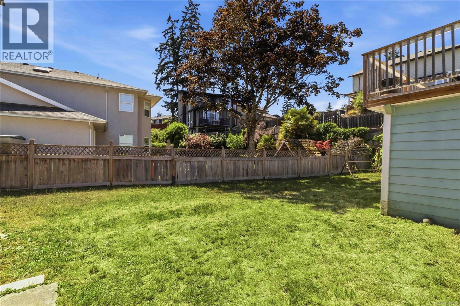 2594 Buckler Ave - 52