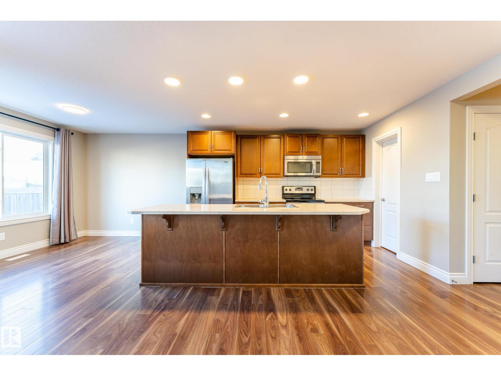 17614 8 Avenue SW - 10