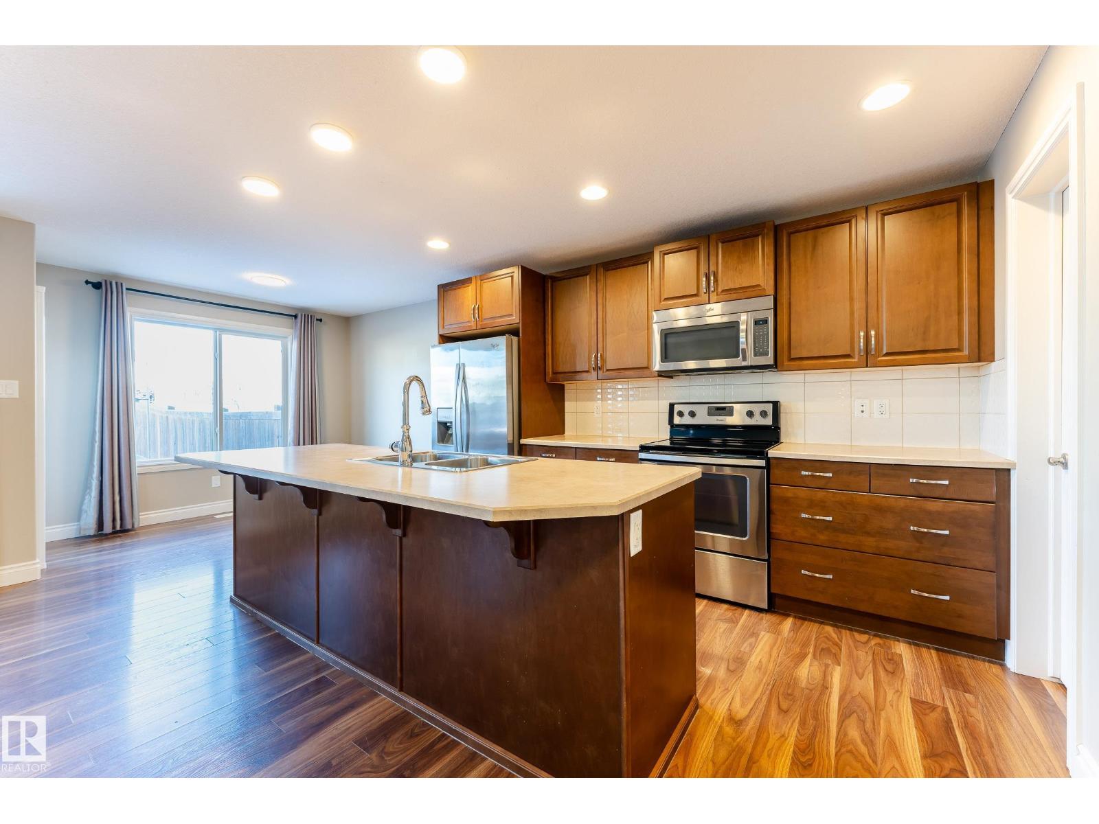17614 8 Avenue SW - 11