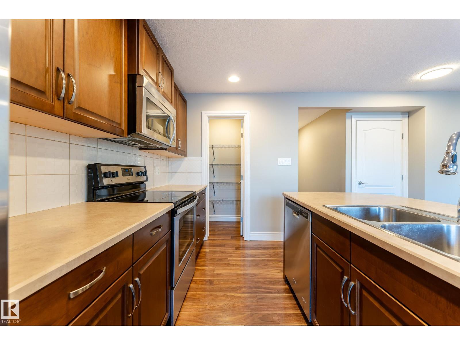 17614 8 Avenue SW - 12