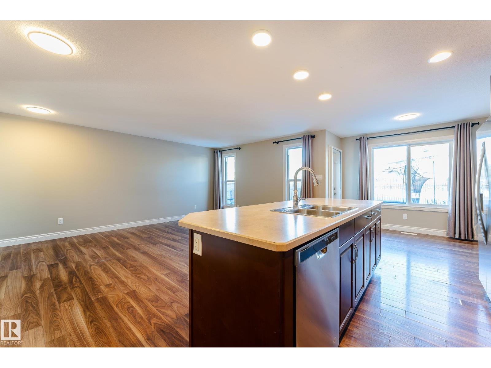 17614 8 Avenue SW - 13