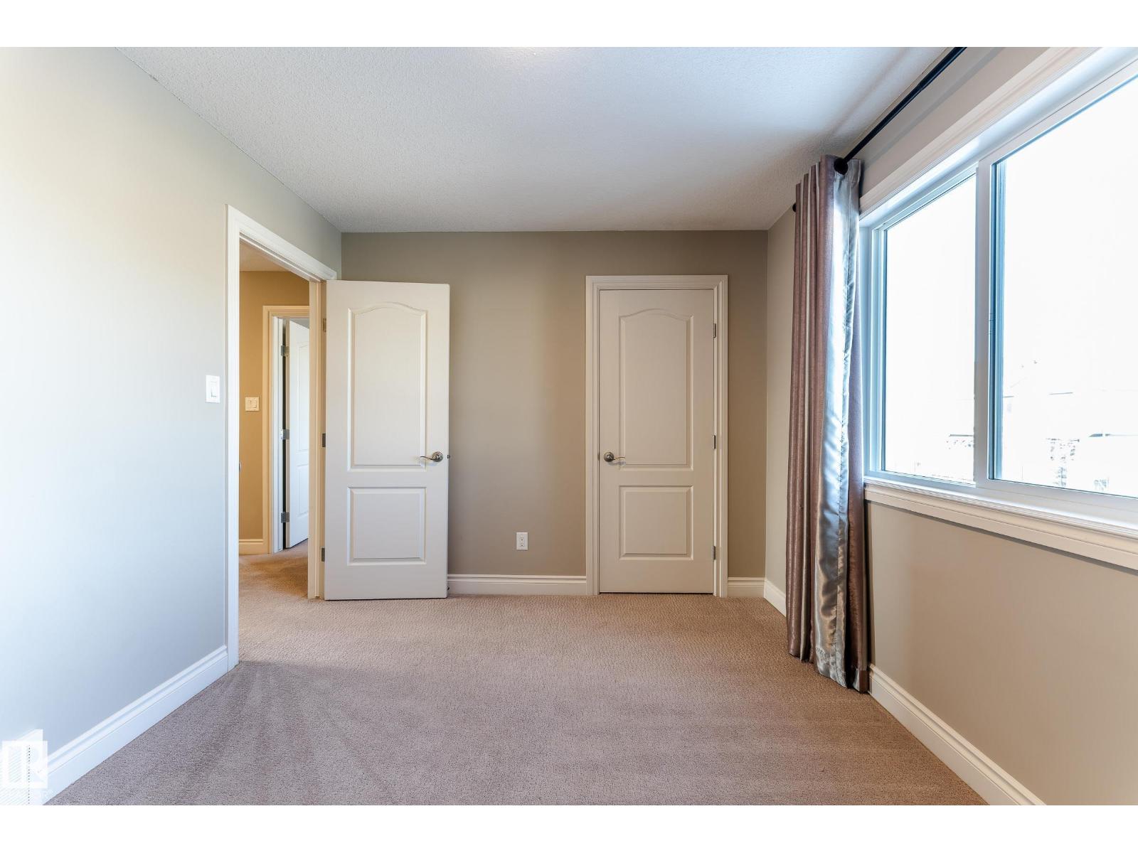 17614 8 Avenue SW - 27
