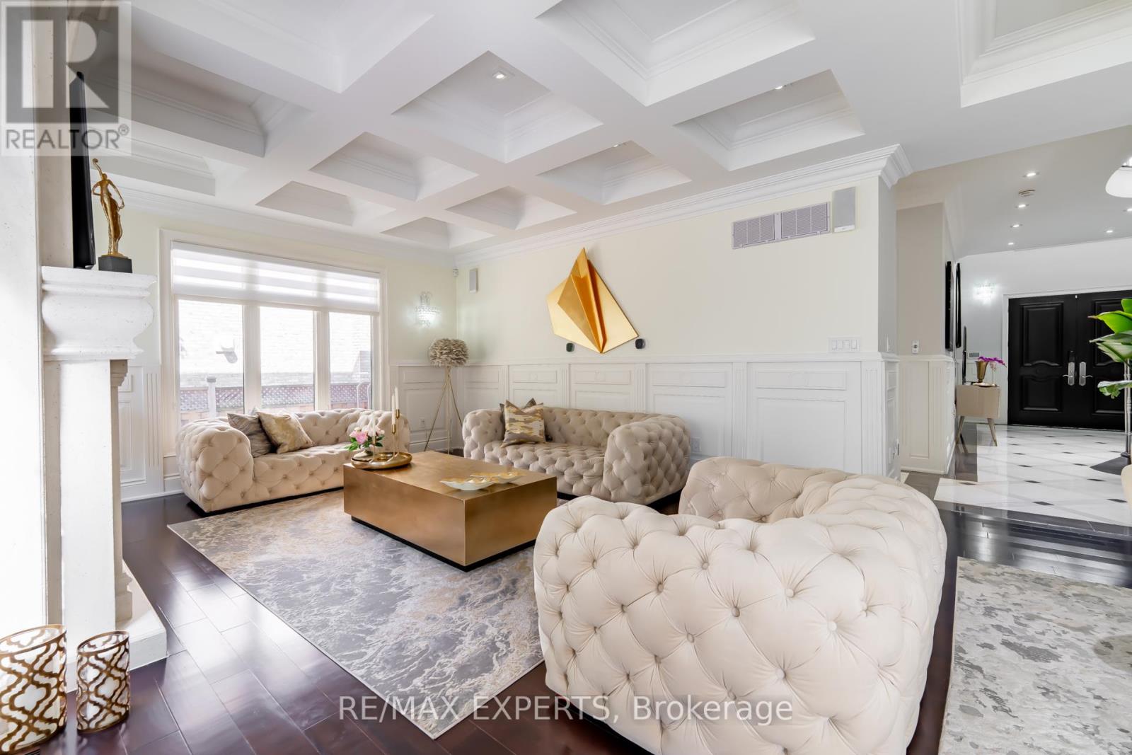 9 CALDERON CRESCENT - 14