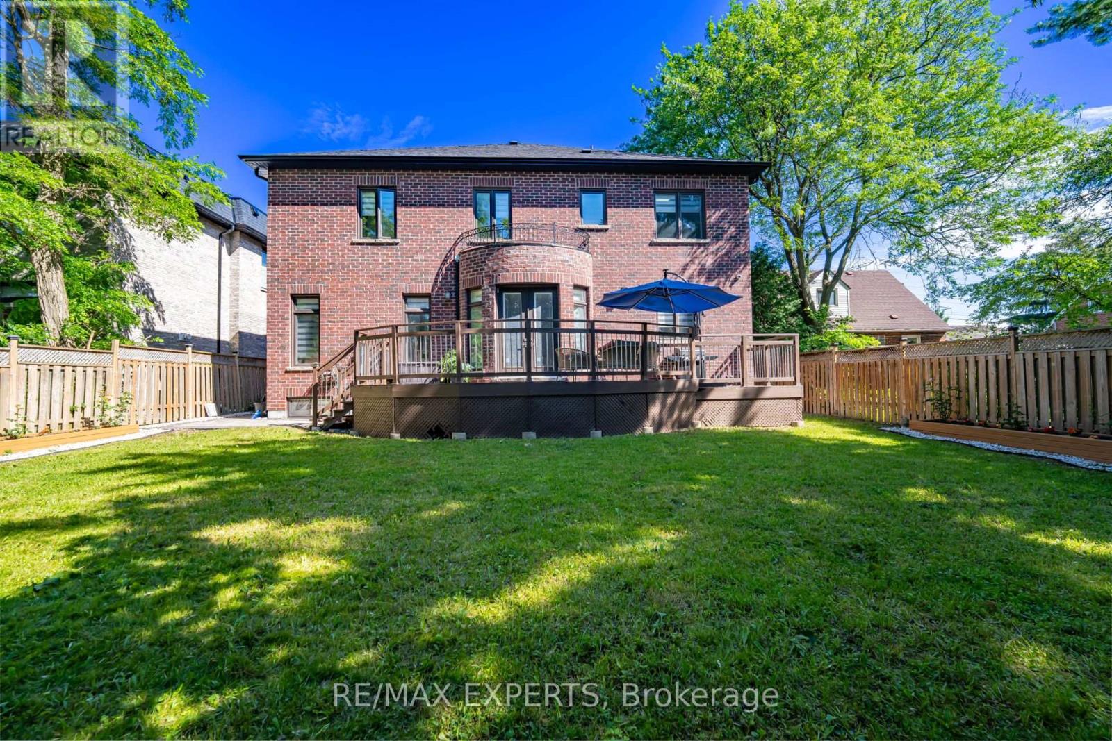 9 CALDERON CRESCENT - 36