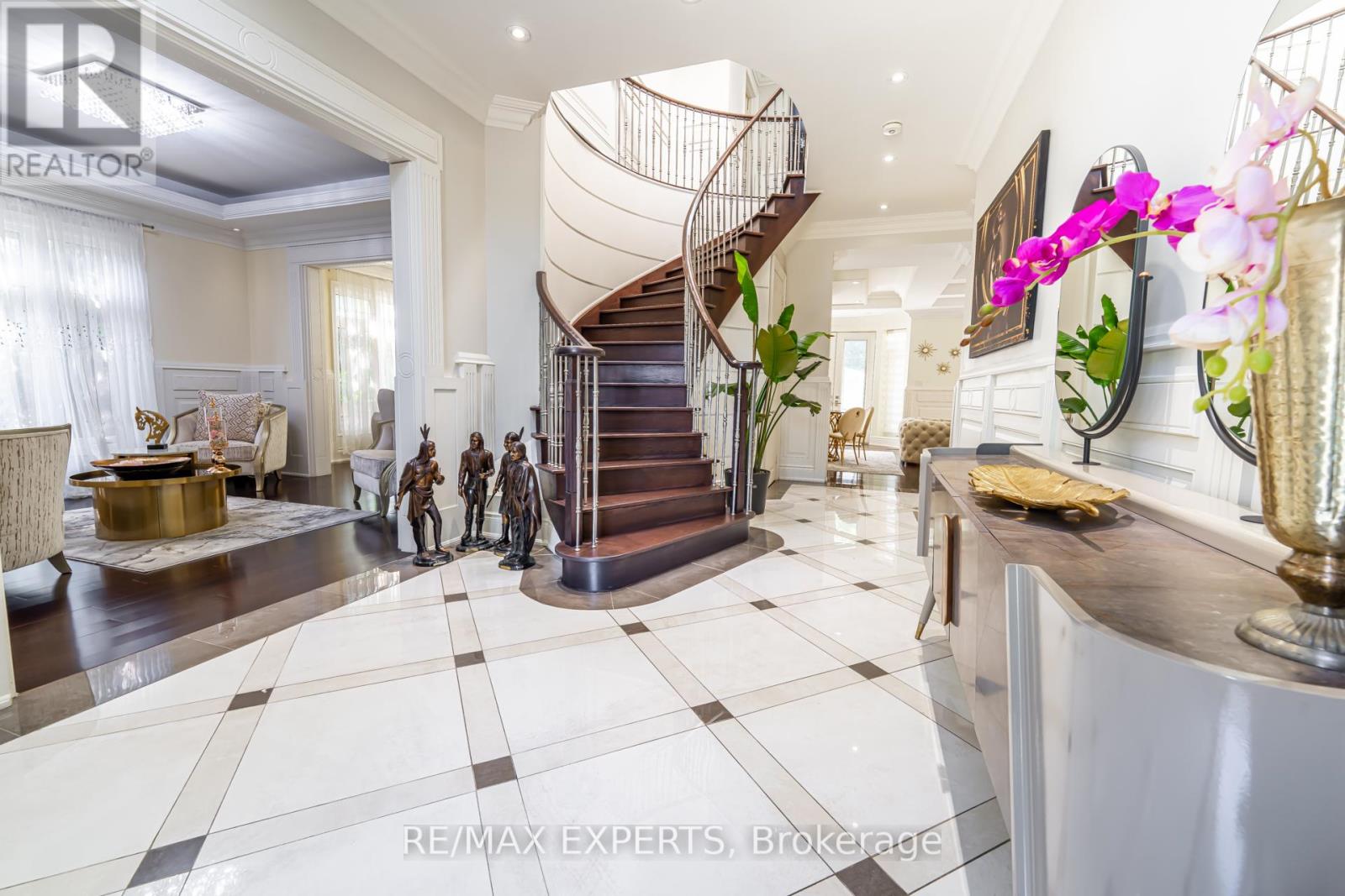 9 CALDERON CRESCENT - 5