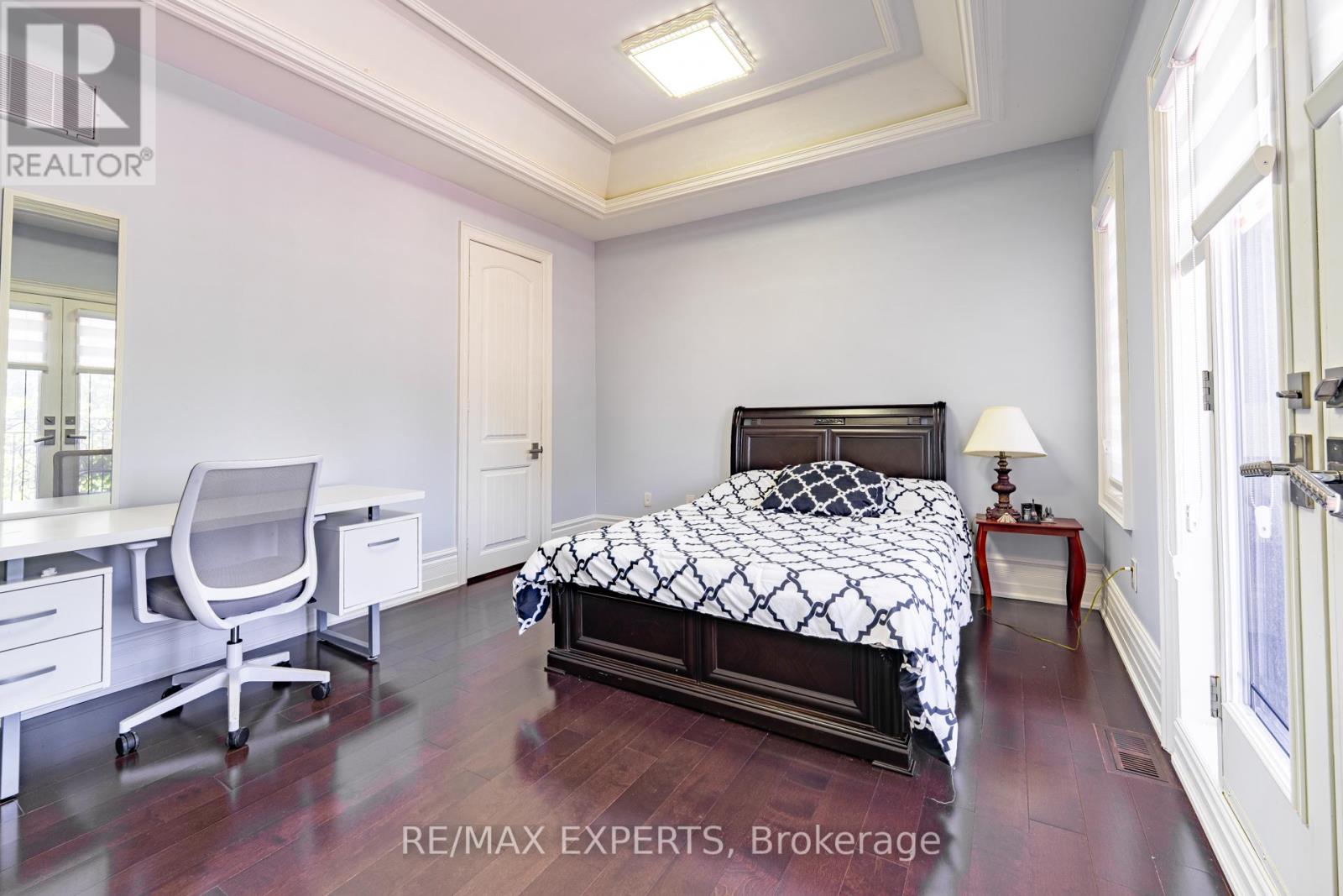 9 CALDERON CRESCENT - 24