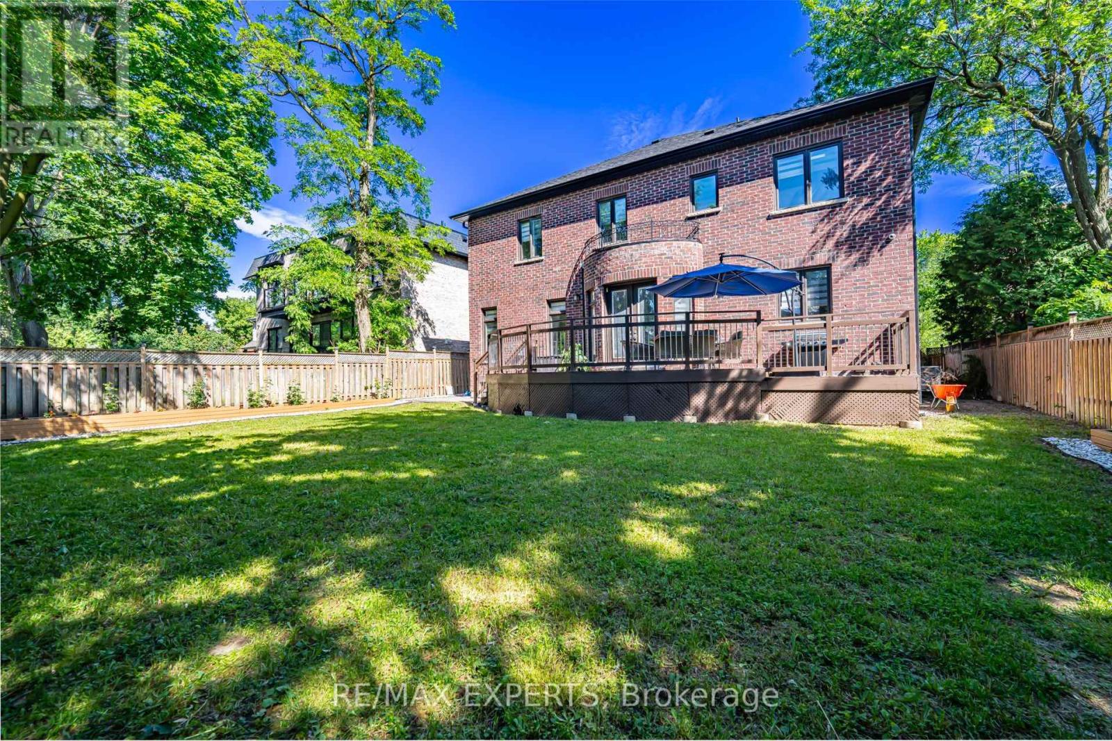 9 CALDERON CRESCENT - 35