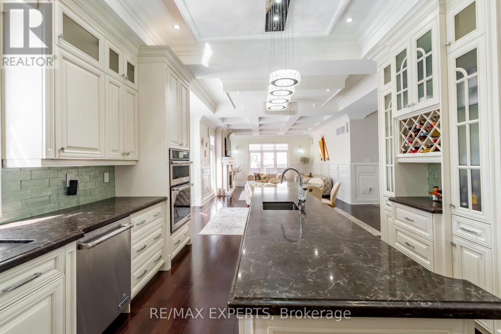 9 CALDERON CRESCENT - 9