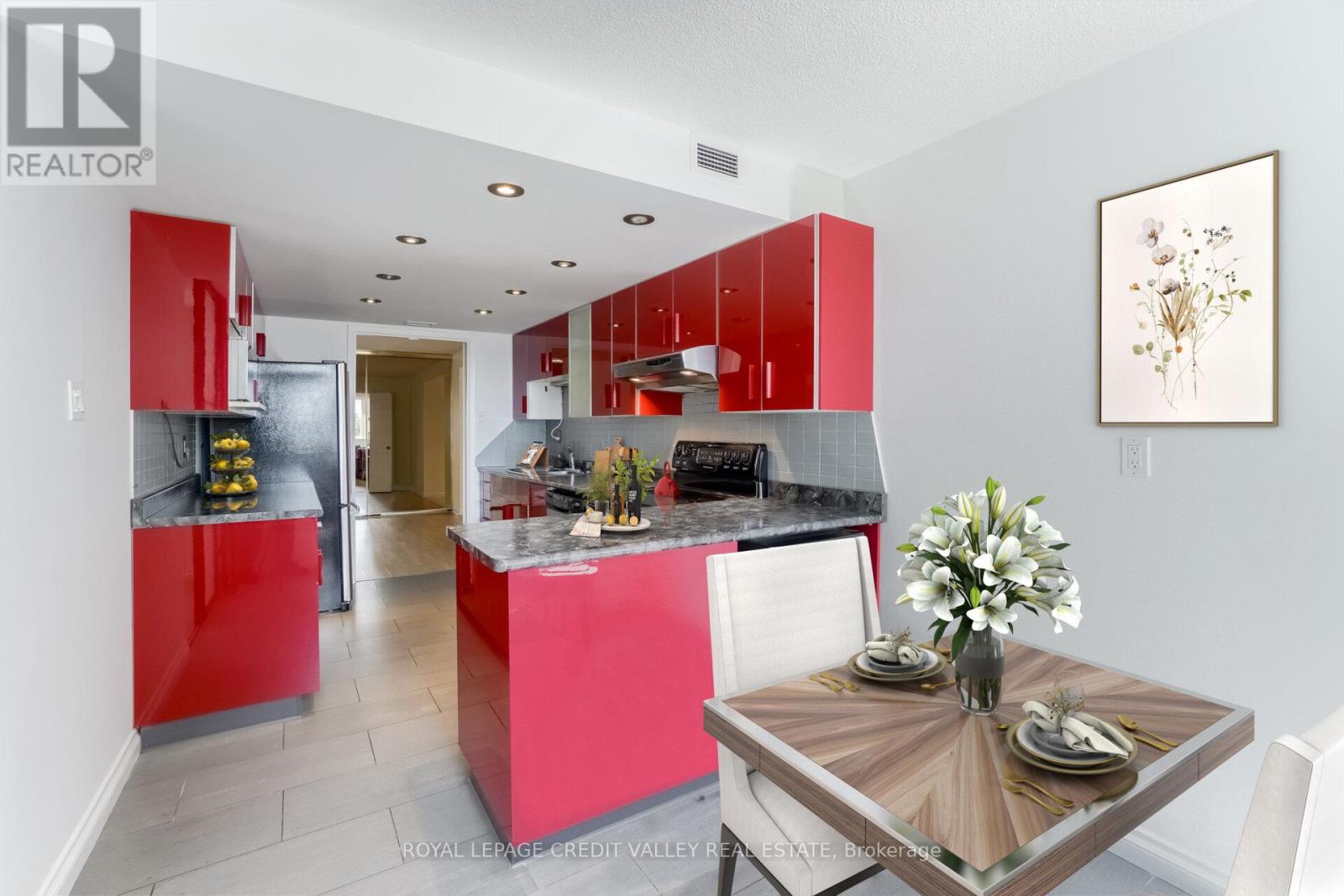 #601 360 BLOOR STREET E - 16