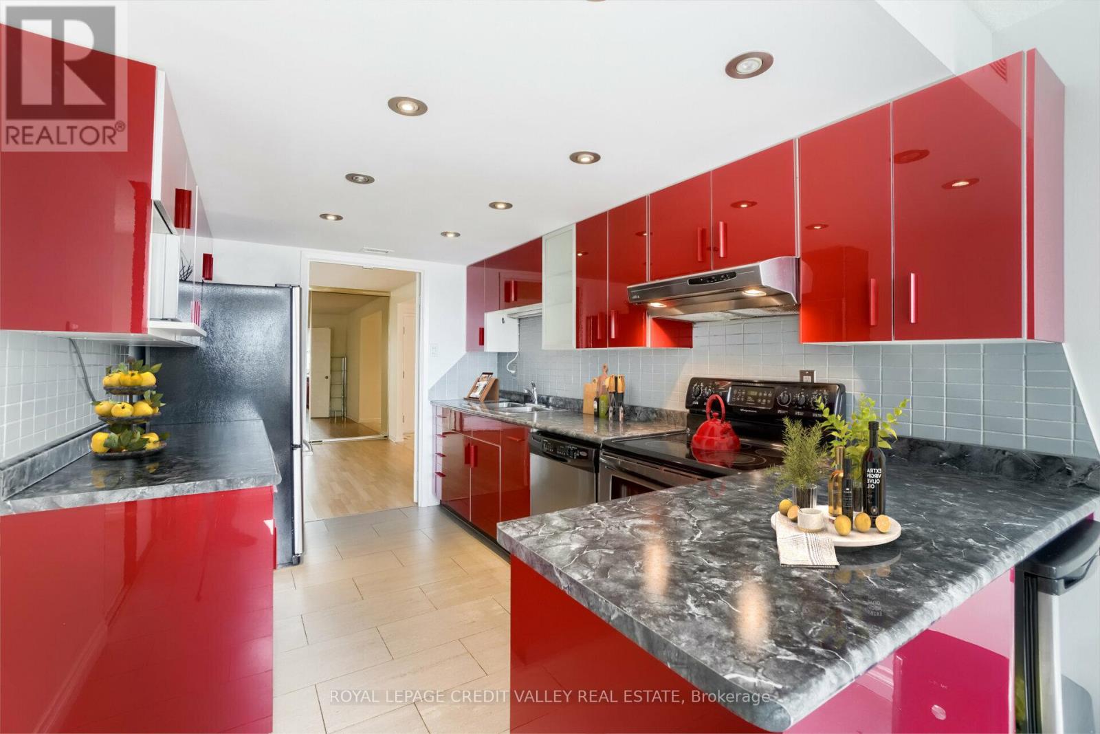 #601 360 BLOOR STREET E - 13