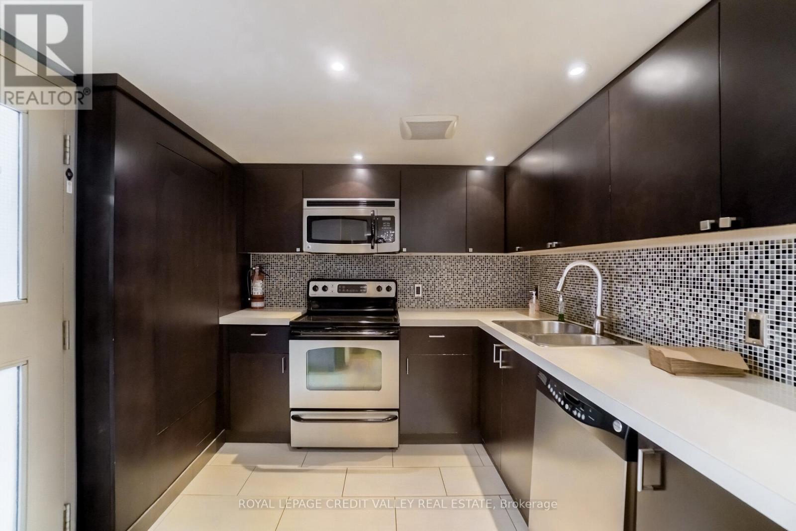 #601 360 BLOOR STREET E - 26