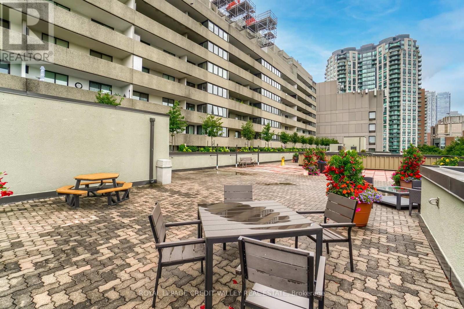 #601 360 BLOOR STREET E - 30