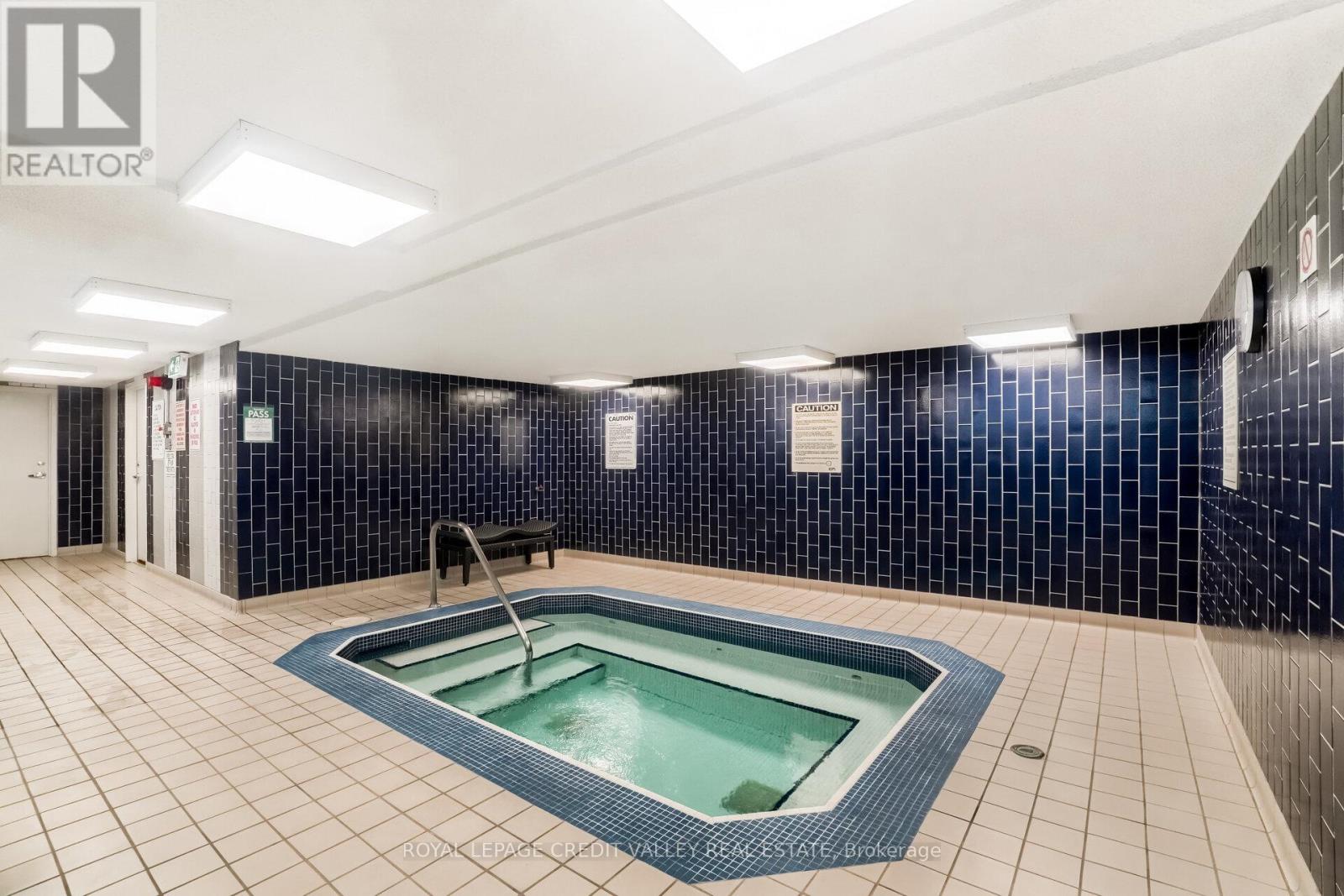 #601 360 BLOOR STREET E - 32