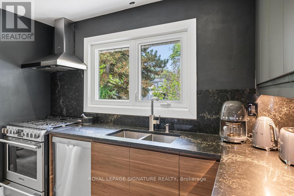 11 YEWFIELD CRESCENT - 9