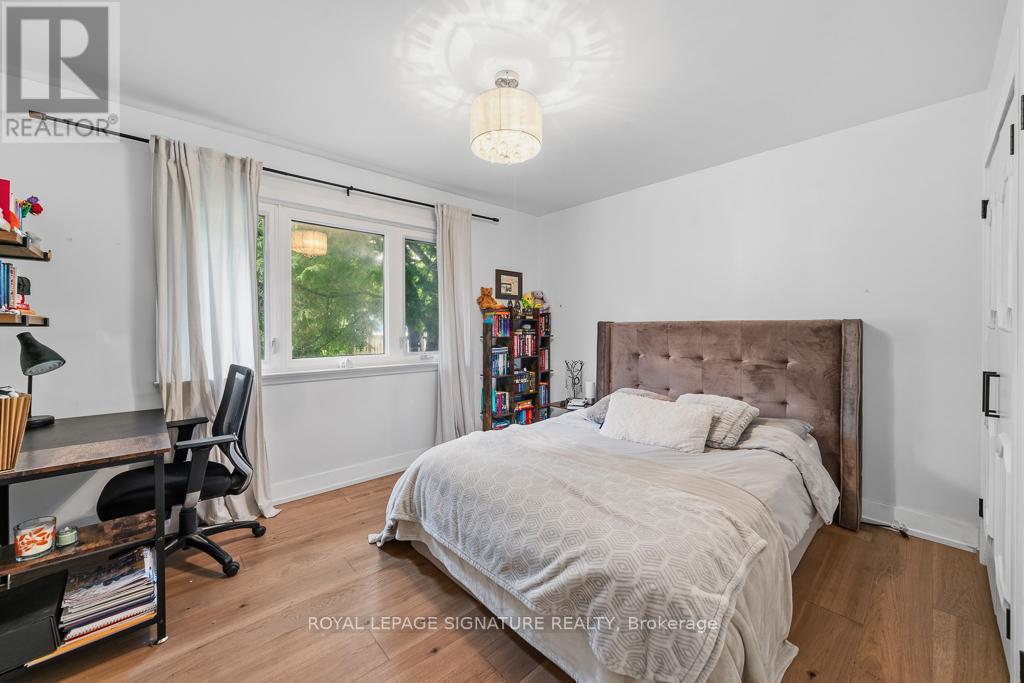 11 YEWFIELD CRESCENT - 24