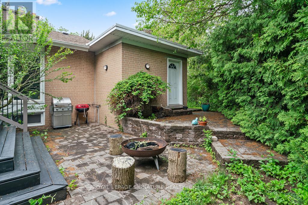 11 YEWFIELD CRESCENT - 39