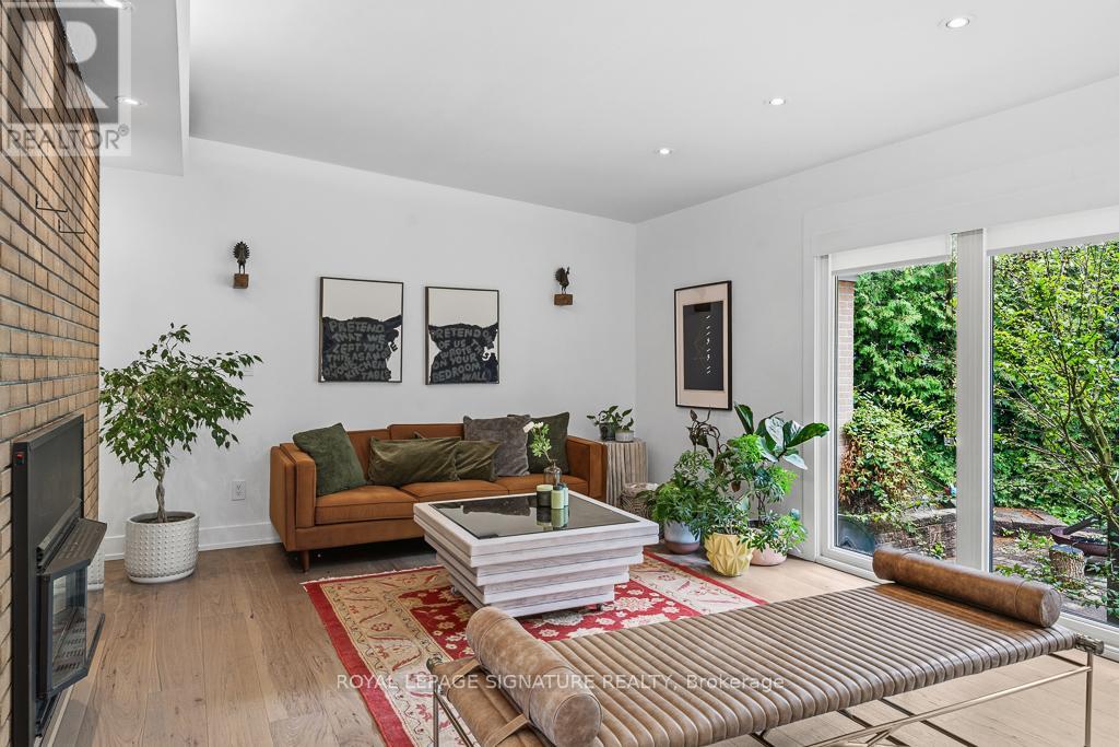 11 YEWFIELD CRESCENT - 10