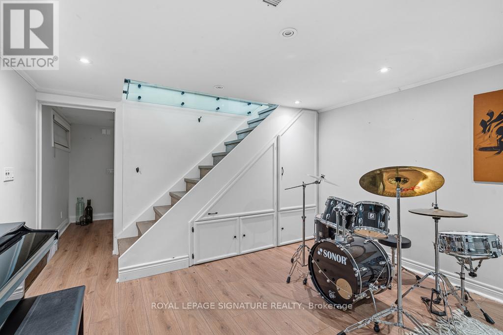 11 YEWFIELD CRESCENT - 29