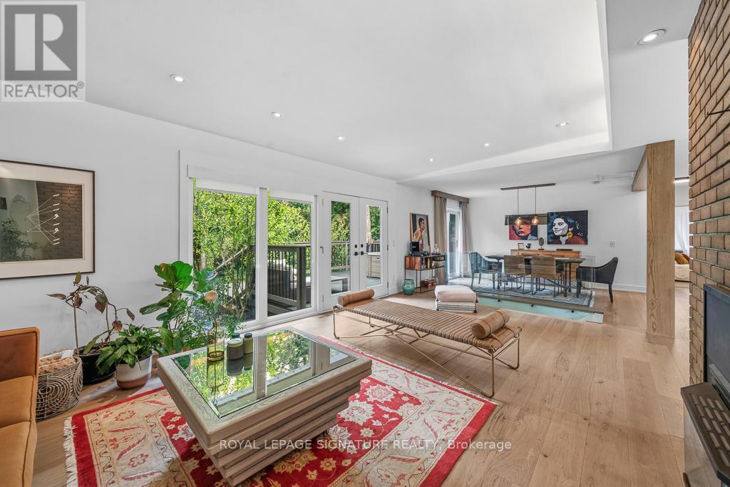 11 YEWFIELD CRESCENT - 12
