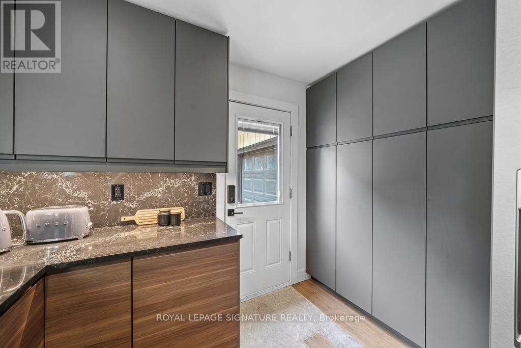 11 YEWFIELD CRESCENT - 8