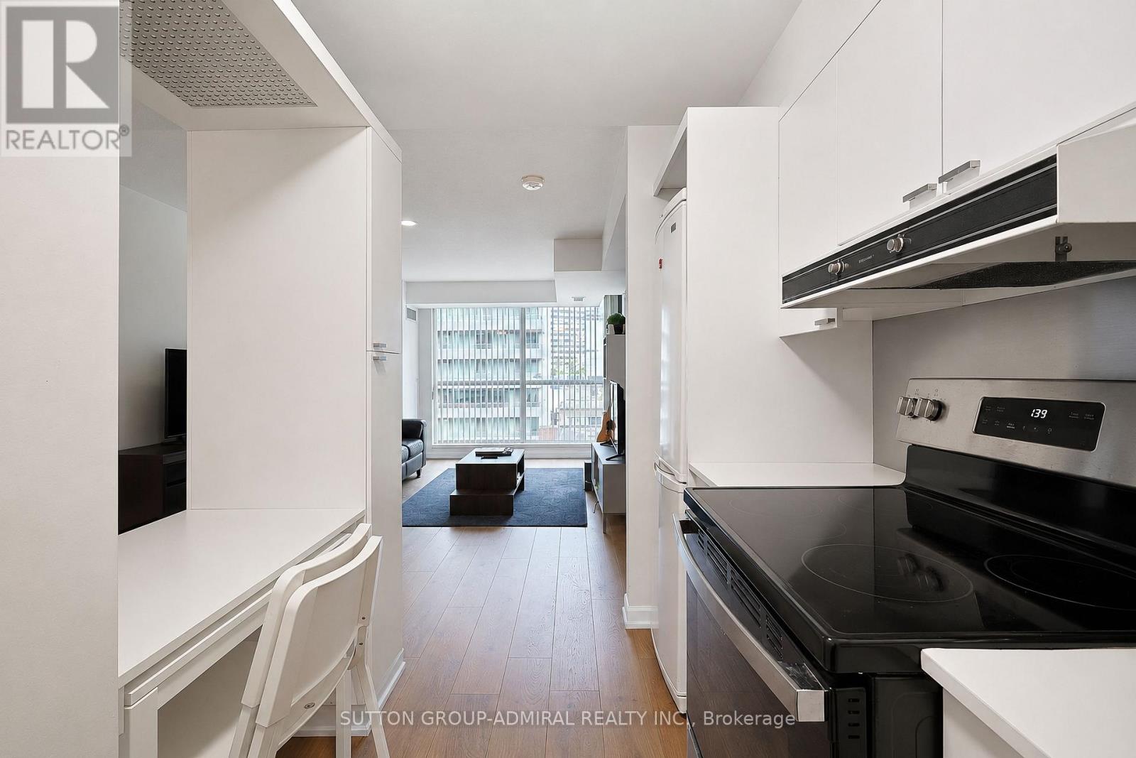 #905 111 ELIZABETH STREET - 13