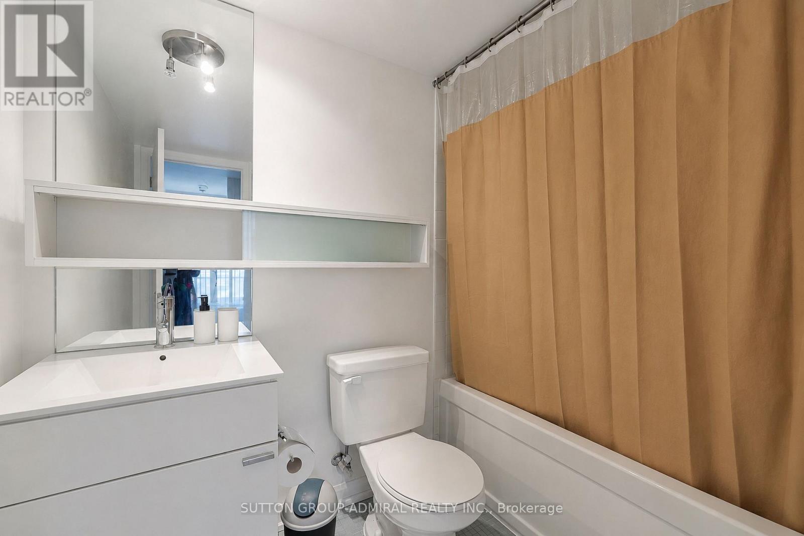 #905 111 ELIZABETH STREET - 17