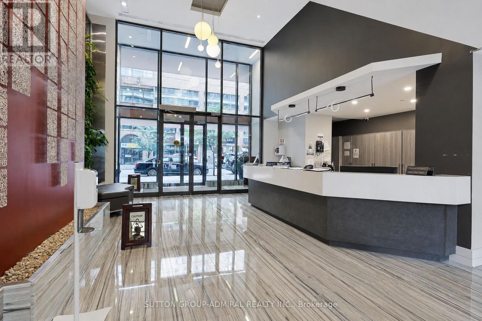 #905 111 ELIZABETH STREET - 26