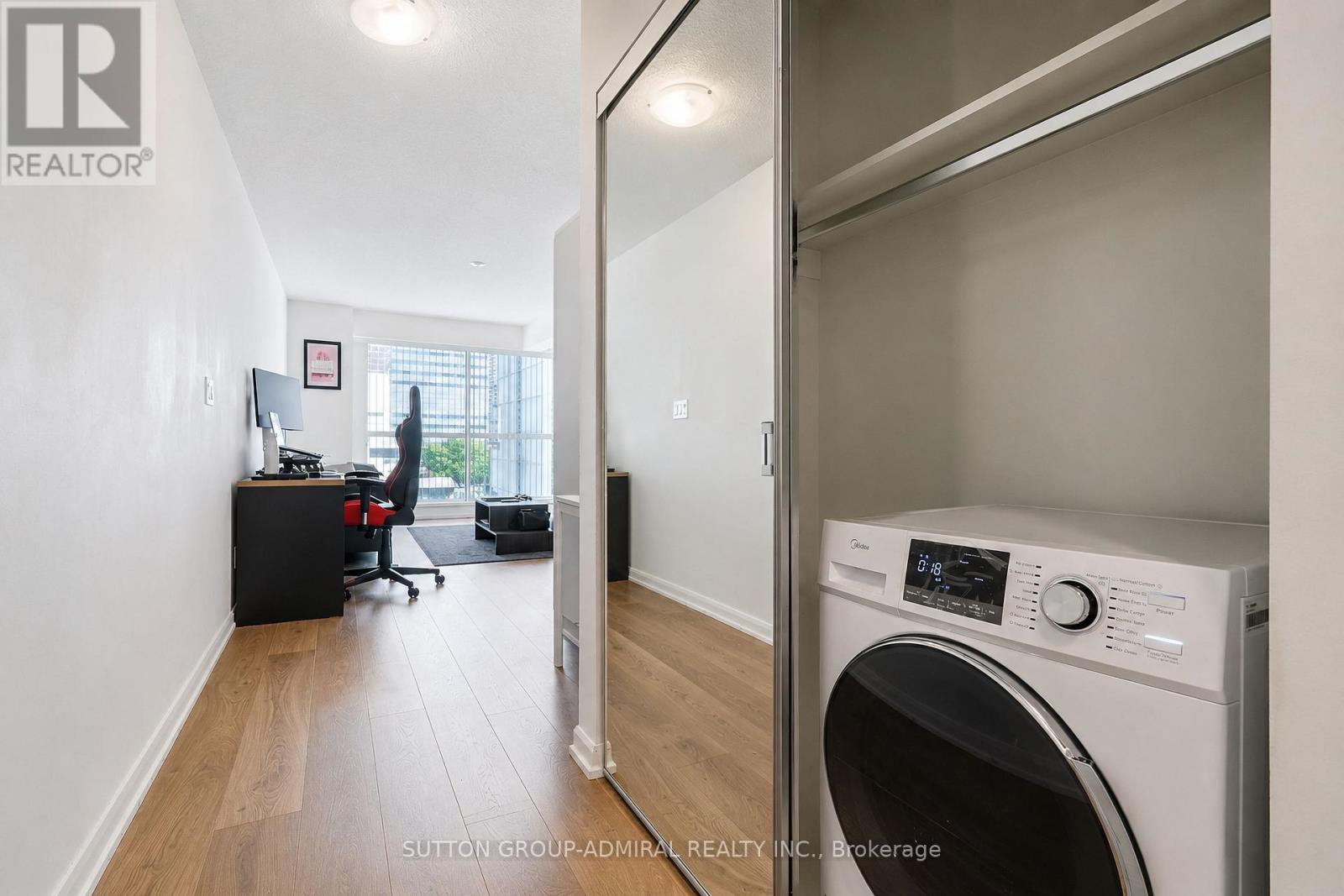 #905 111 ELIZABETH STREET - 5