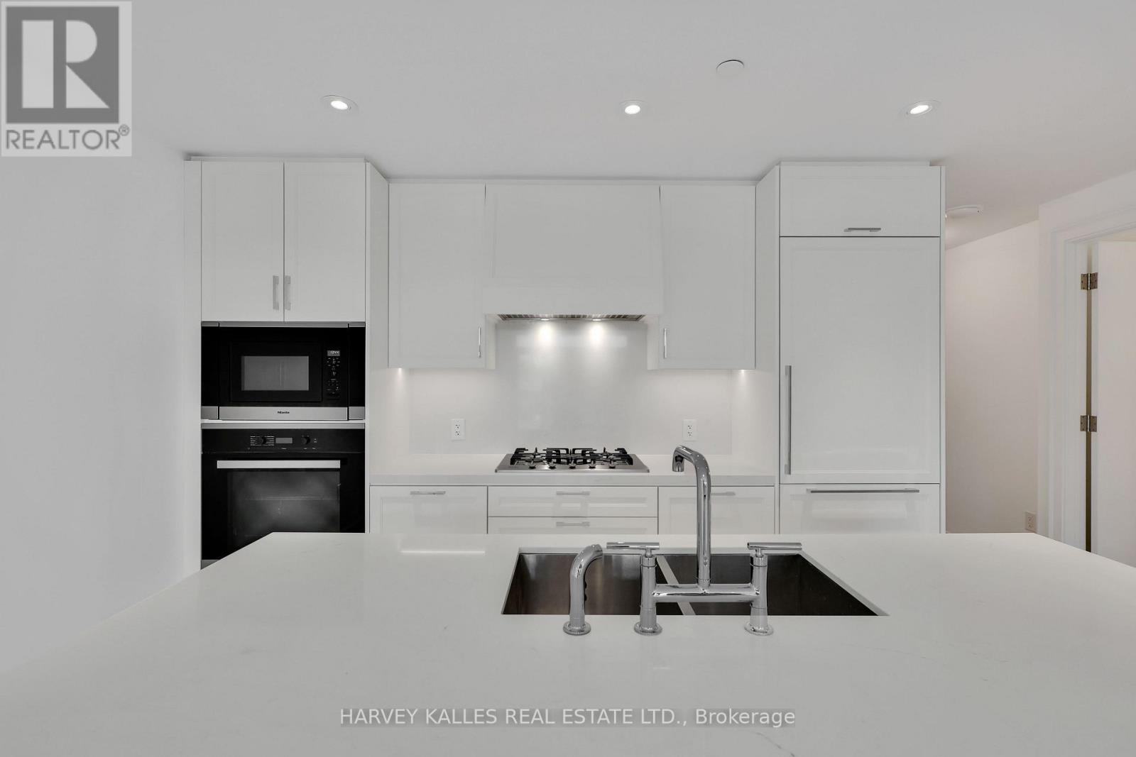 #403 1 STRATHGOWAN AVENUE - Image 13