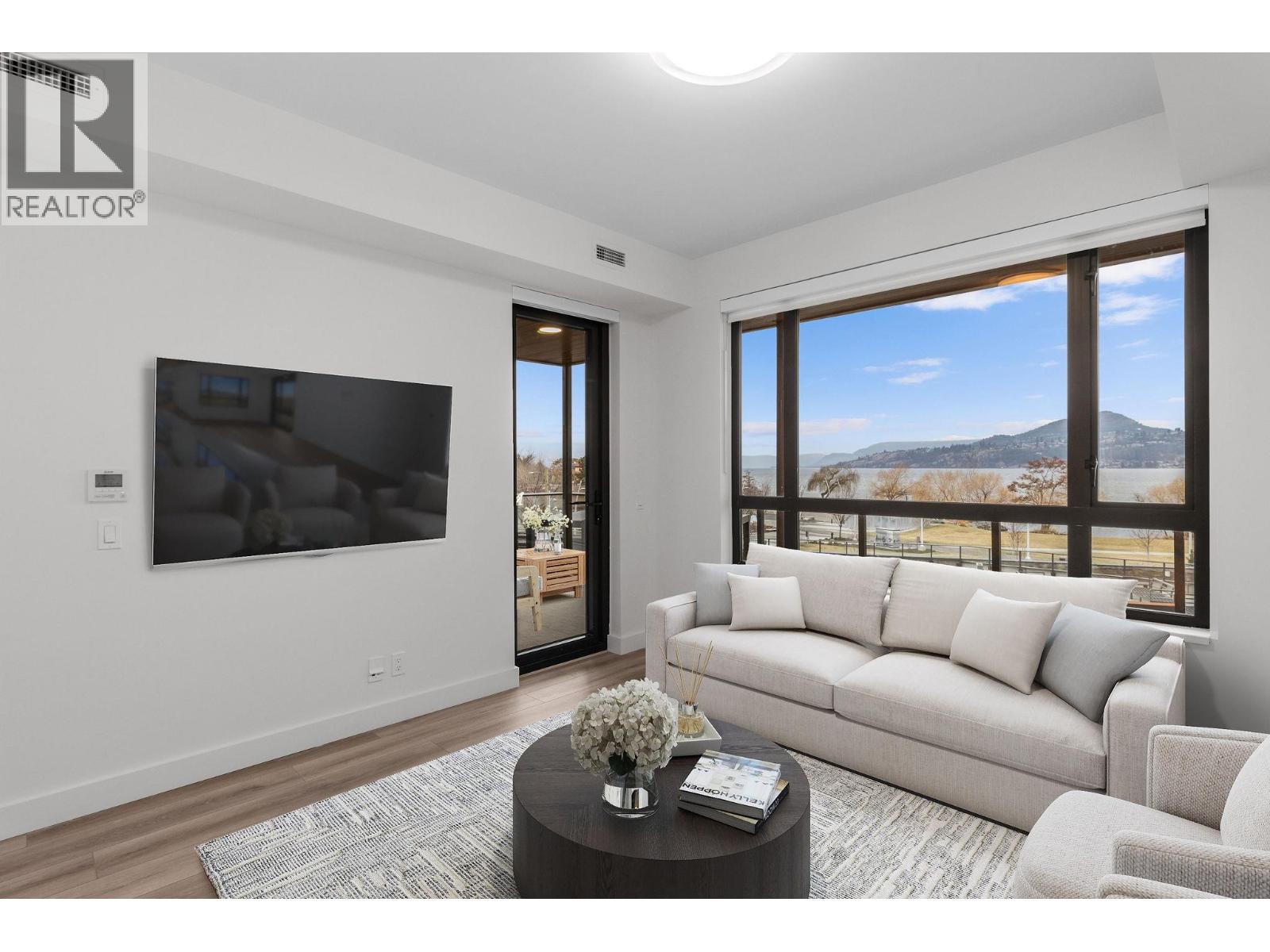 #213 3051 Abbott Street - 4