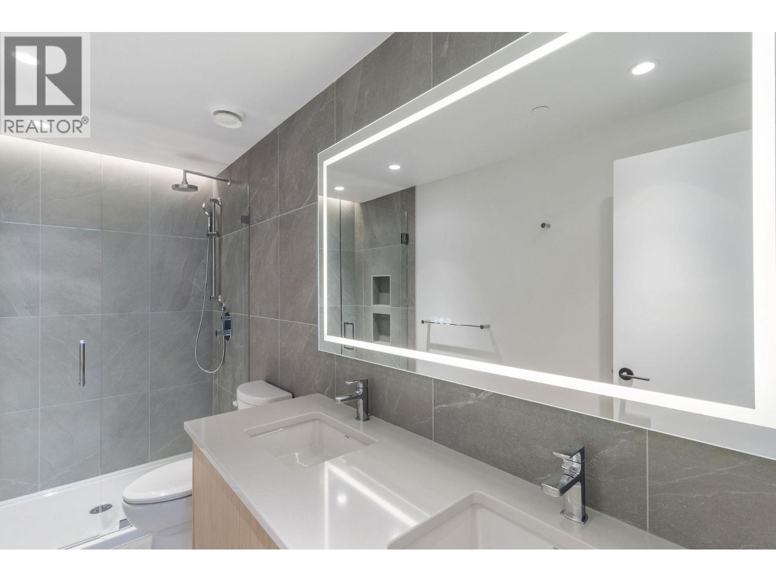 #213 3051 Abbott Street - 9