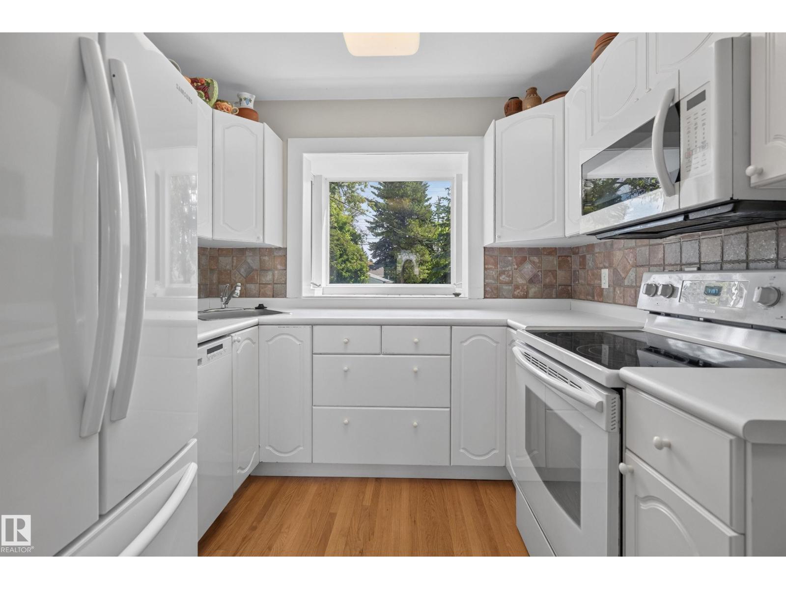 9519 148 ST NW — photo 13