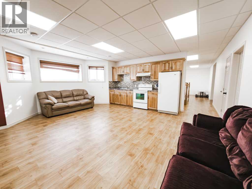 9910 95 Street - 26