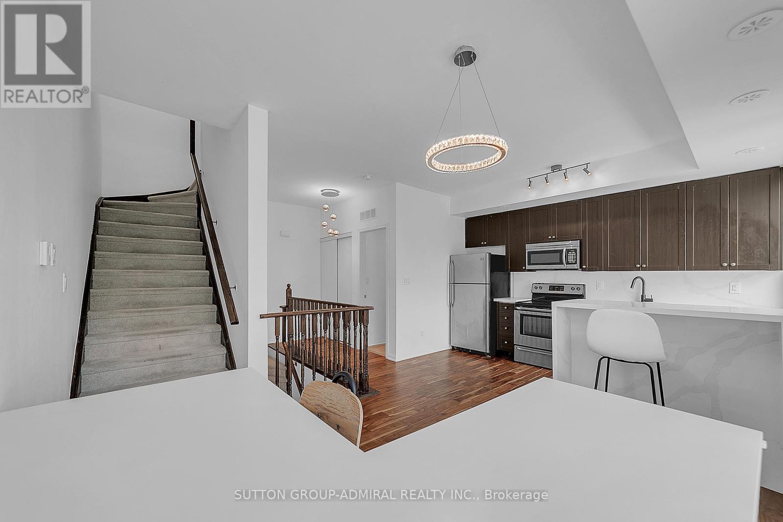 #305 639 LAWRENCE AVENUE - 15