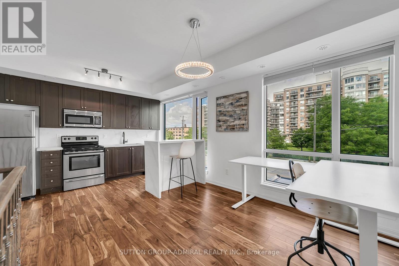 #305 639 LAWRENCE AVENUE - 16