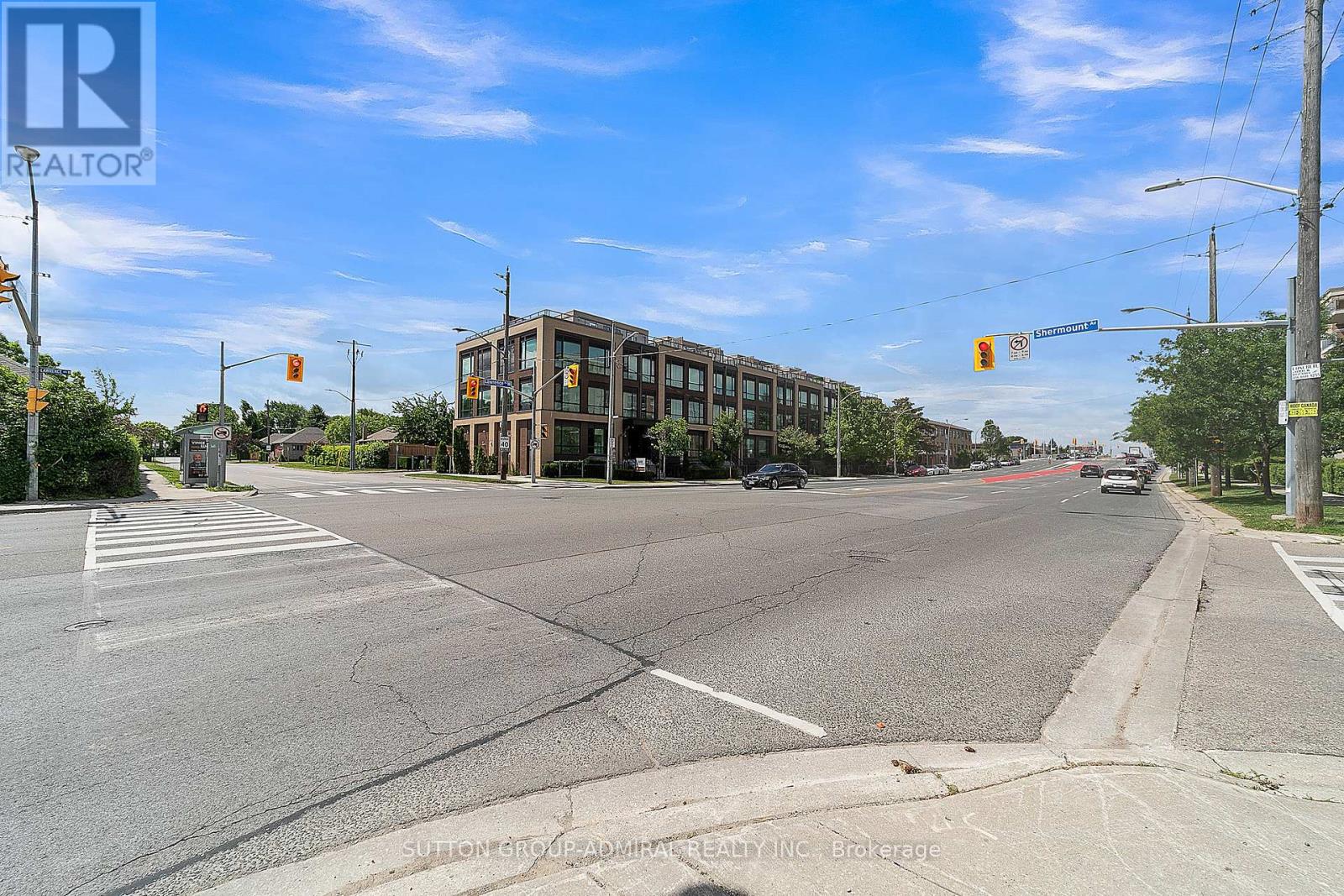 #305 639 LAWRENCE AVENUE - 1
