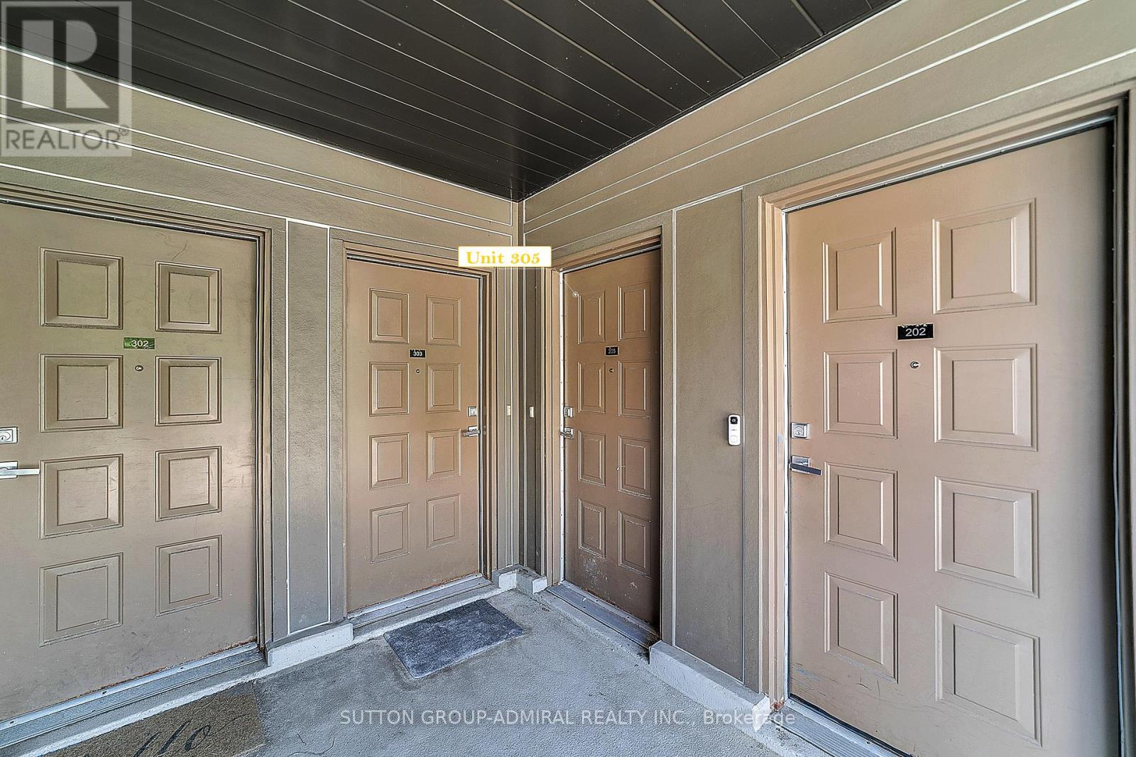 #305 639 LAWRENCE AVENUE - 4