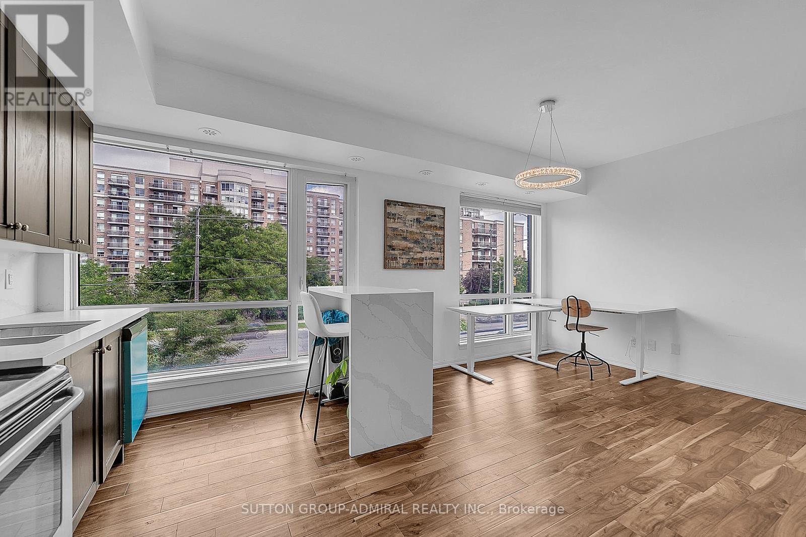 #305 639 LAWRENCE AVENUE - 8