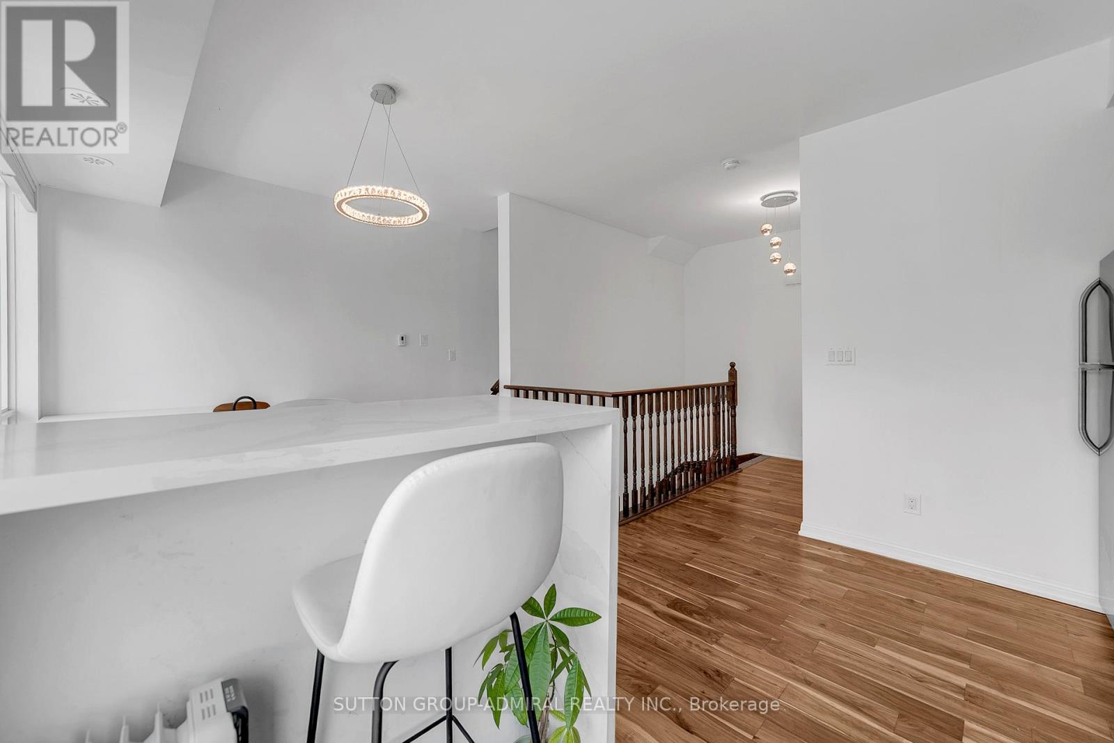#305 639 LAWRENCE AVENUE - 14