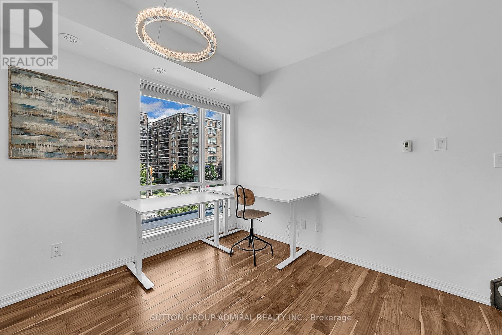 #305 639 LAWRENCE AVENUE - 10