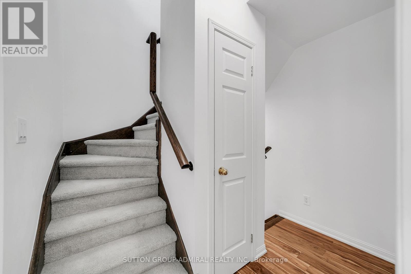 #305 639 LAWRENCE AVENUE - 22
