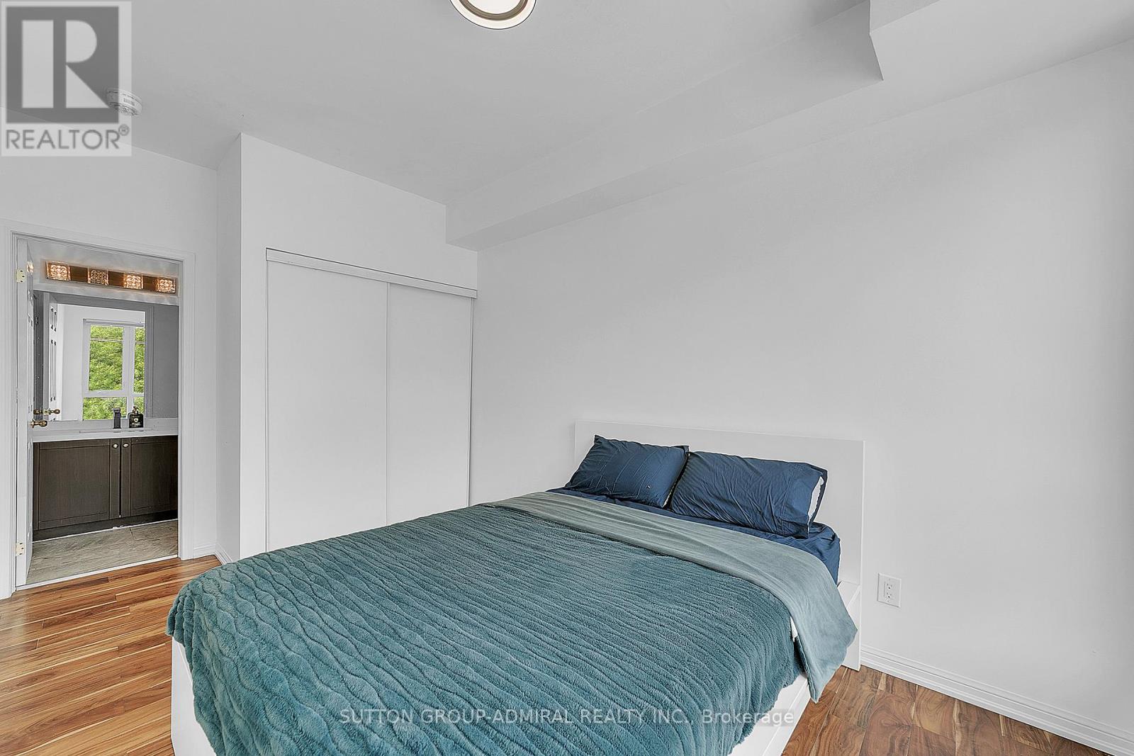 #305 639 LAWRENCE AVENUE - 26