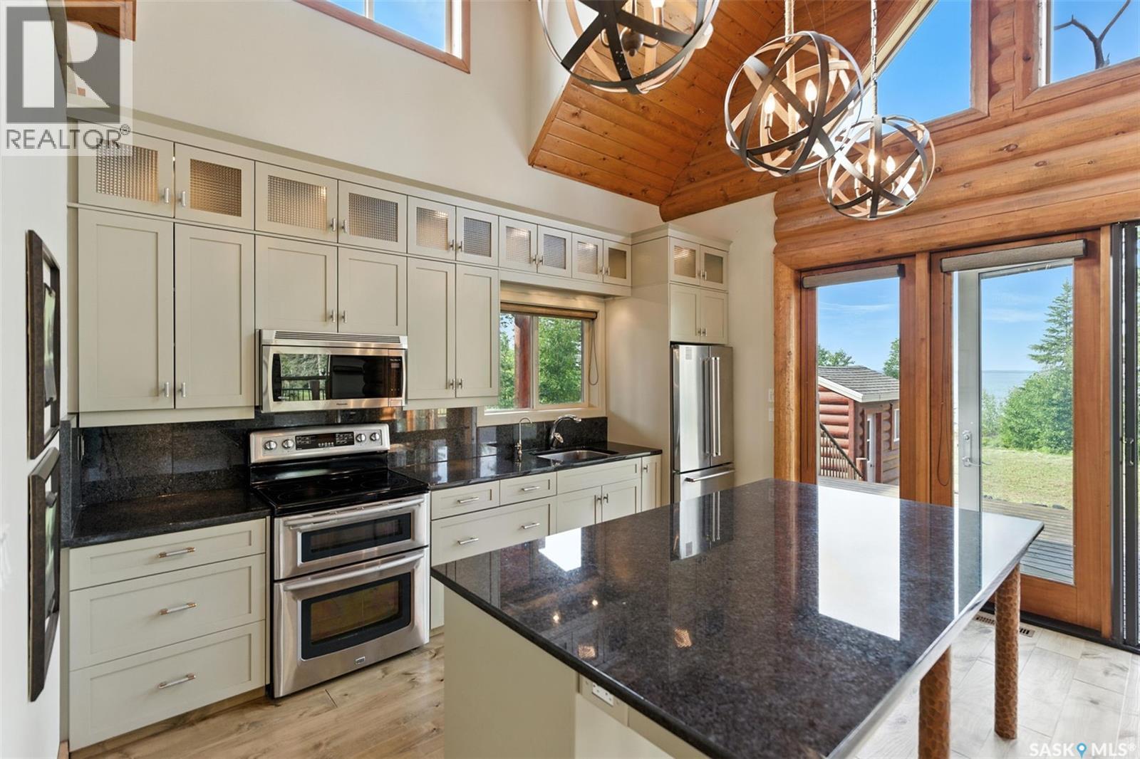 13 Islander DRIVE - 16