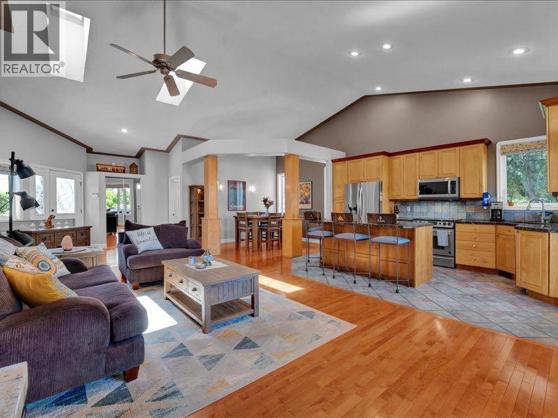 147 Cove Place - 10