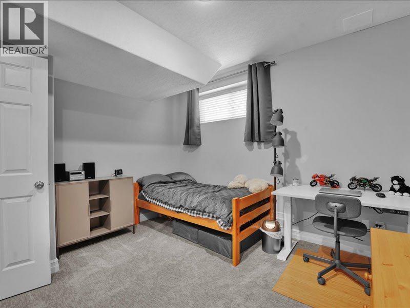 147 Cove Place - 36