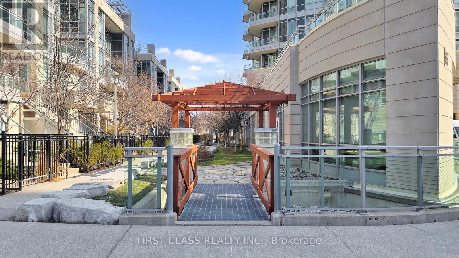 #612 18 HOLMES AVENUE - 32