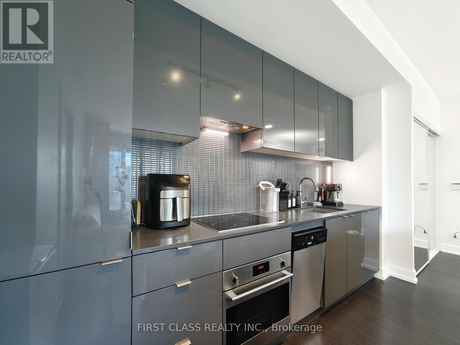 #3611 7 GRENVILLE STREET - 11