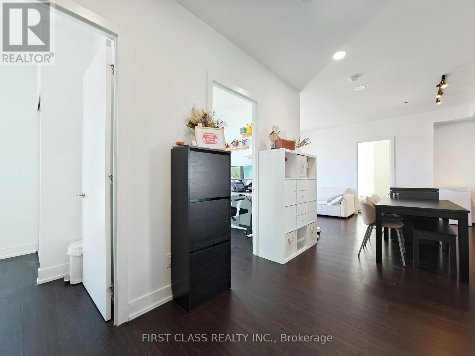 #3611 7 GRENVILLE STREET - 8
