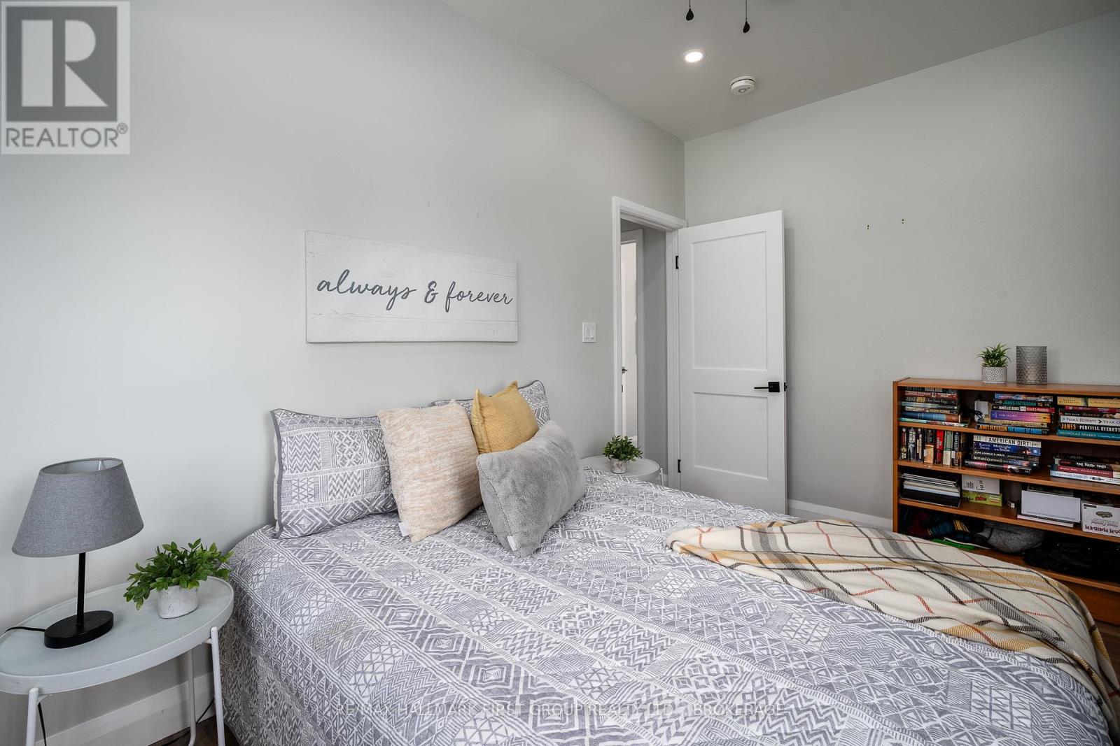 262 HUNT ROAD - 21